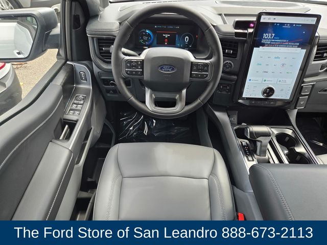 2025 Ford F-150 Lightning photo 12