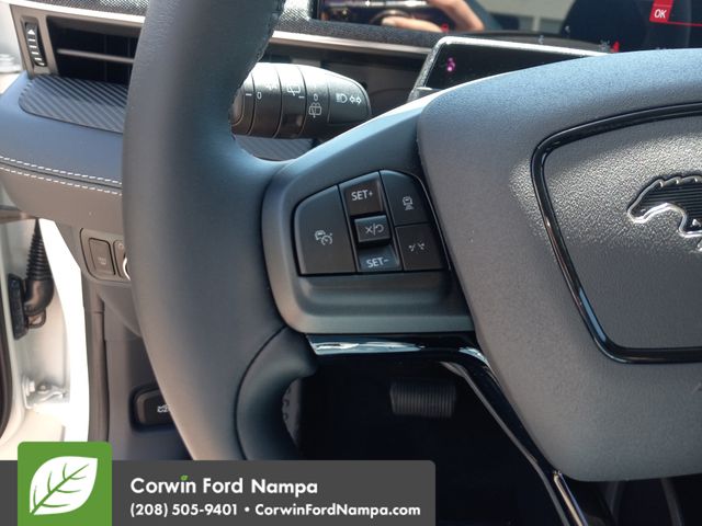 New 2025 Star White Metallic Tri-Coat Ford Premium image 19