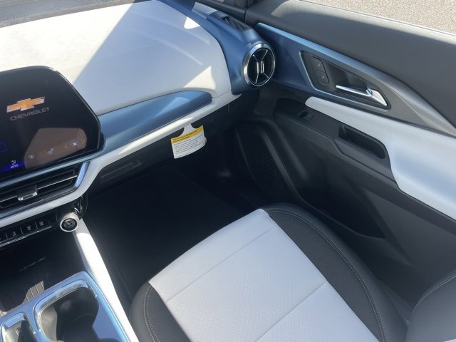 2026 Chevrolet Equinox EV 1LT photo 16