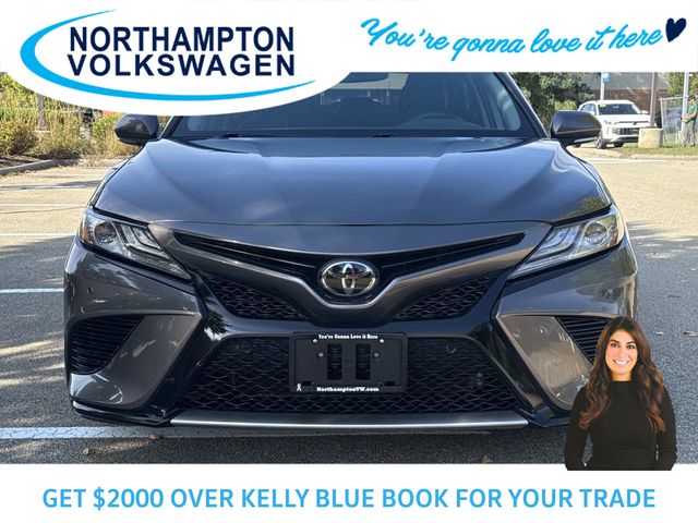 2018 Toyota Camry XSE photo 2