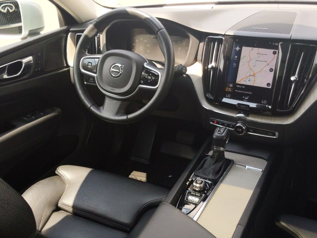 2020 Volvo XC60 T5 Inscription photo 27