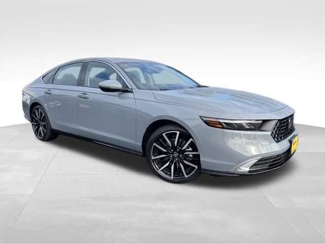 2025 Honda Accord Hybrid Touring's photo