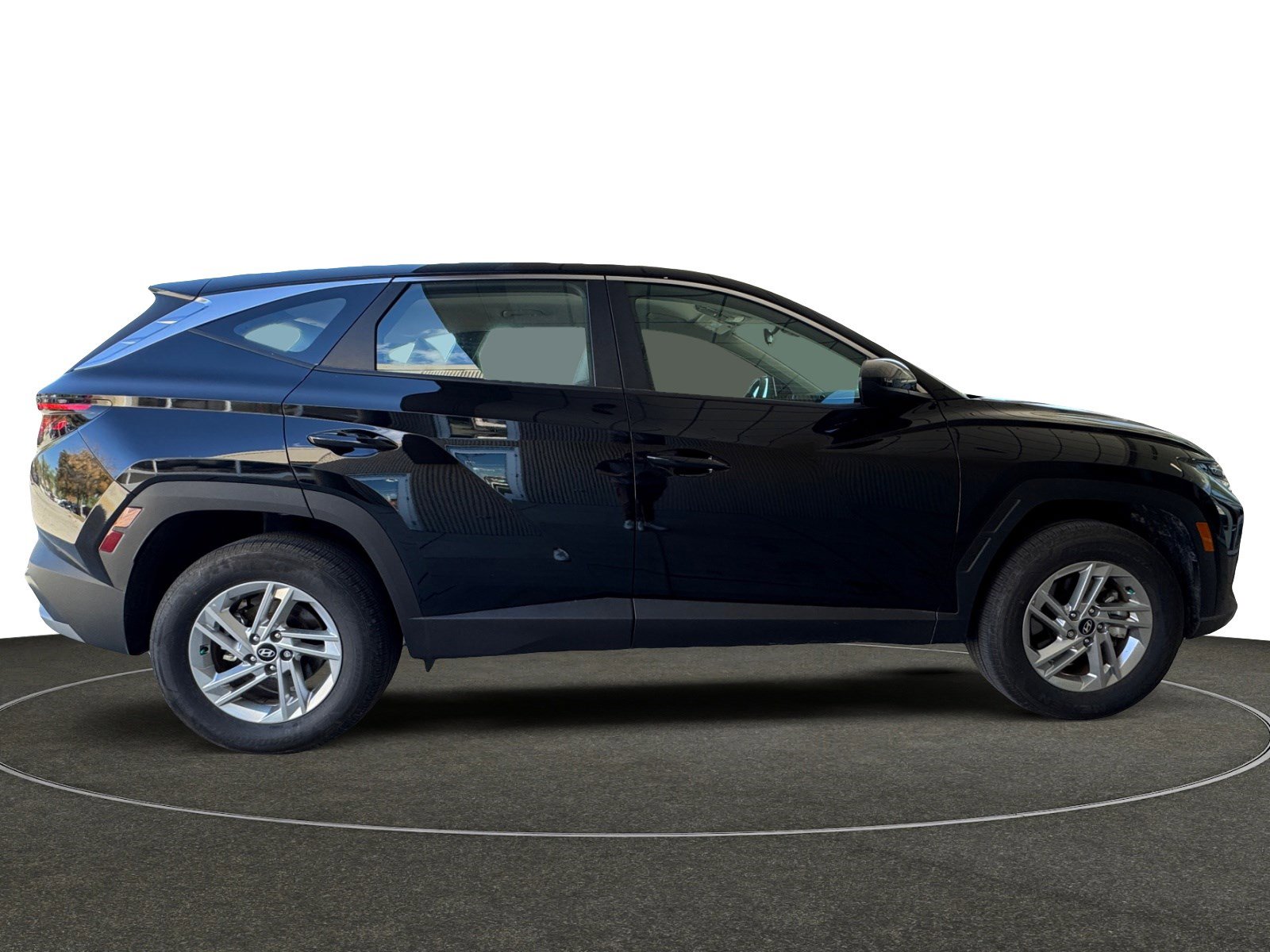 2025 Hyundai Tucson SE photo 4