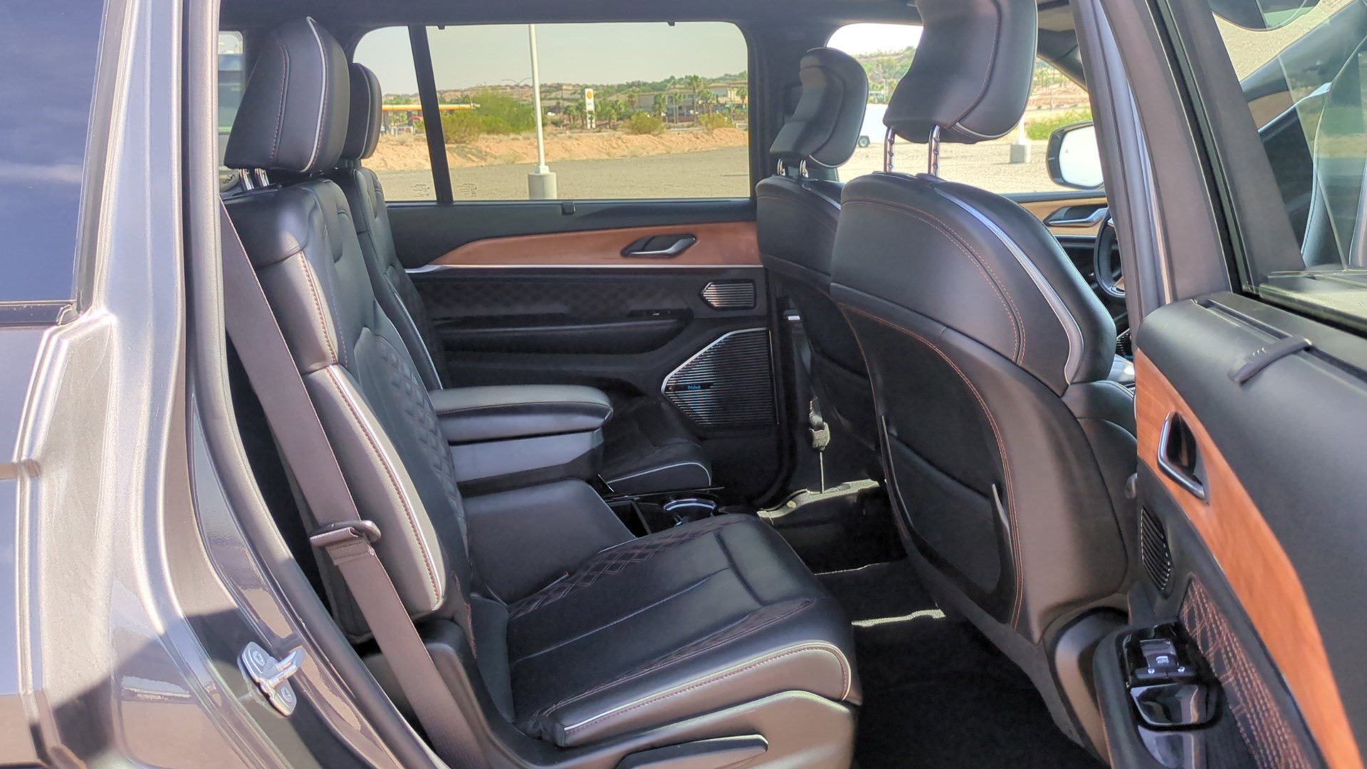 2021 Jeep Grand Cherokee L Summit Reserve photo 29