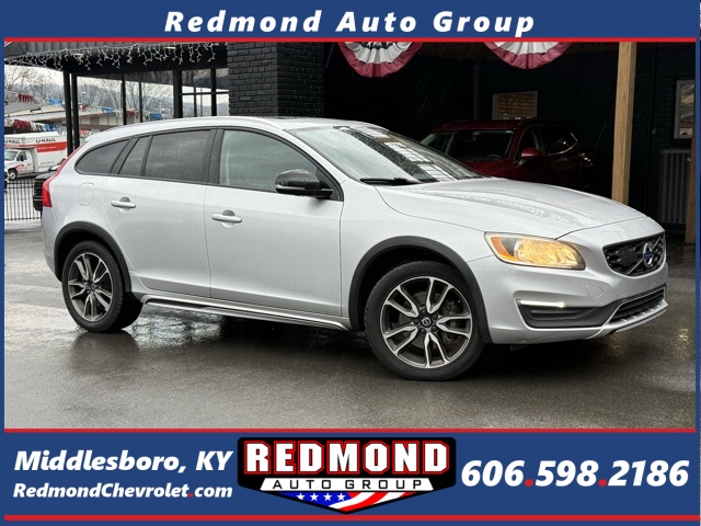 2017 Volvo V60 Base's photo