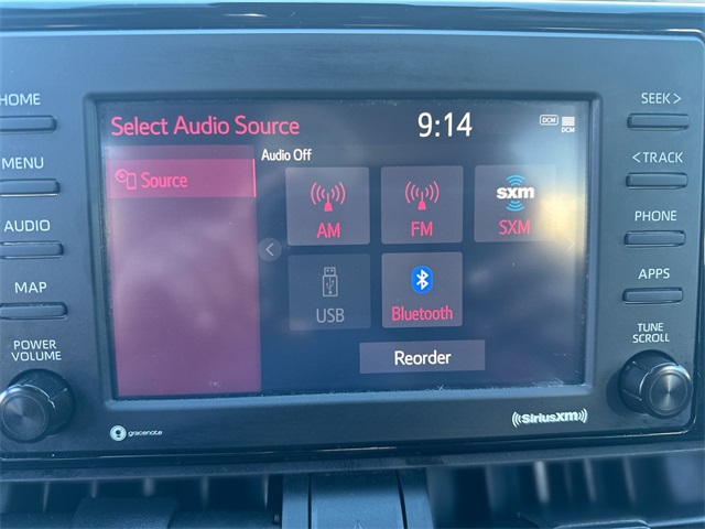 2021 Toyota RAV4 XLE photo 17
