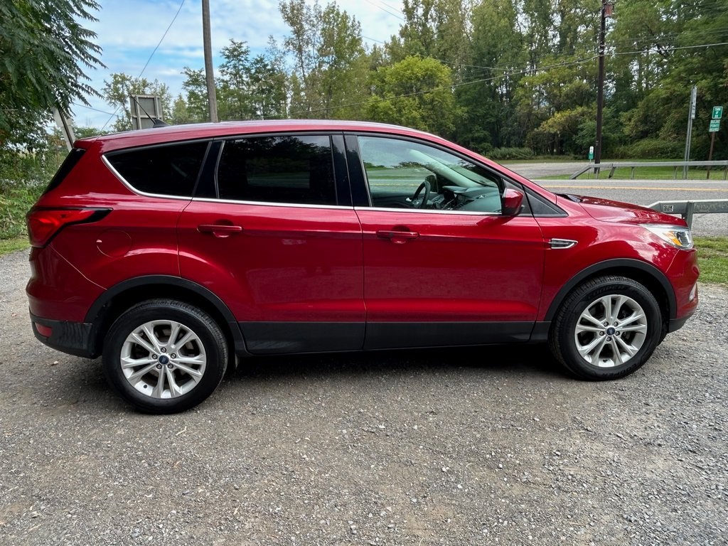 2019 Ford Escape SE photo 6