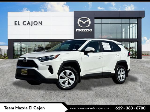 2024 Toyota RAV4 LE's photo