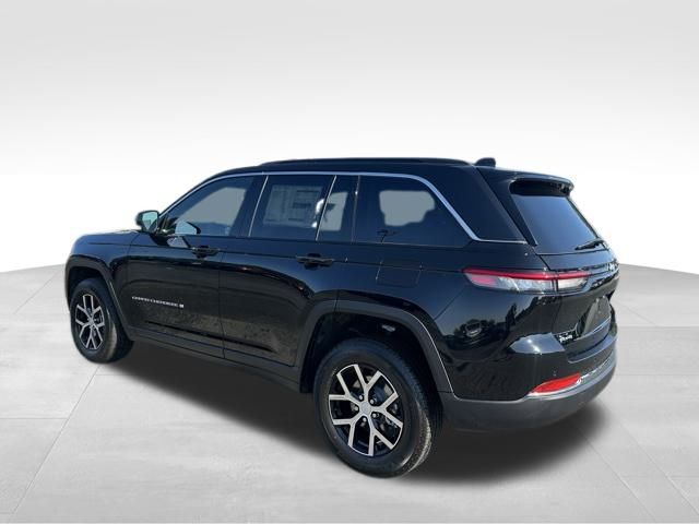 2025 Jeep Grand Cherokee Limited photo 5