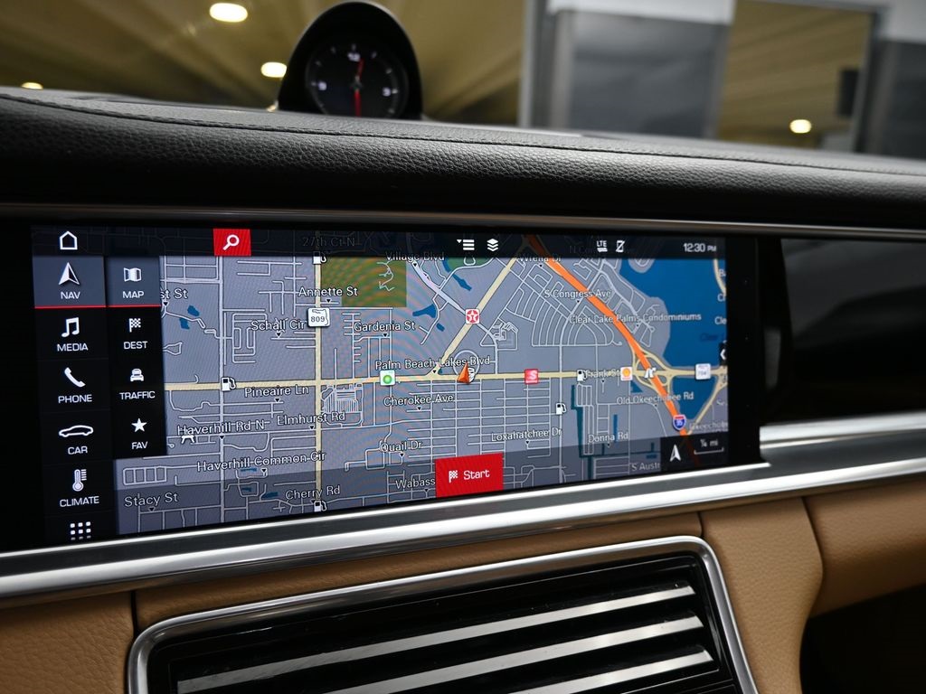 2019 Porsche Panamera Base photo 25