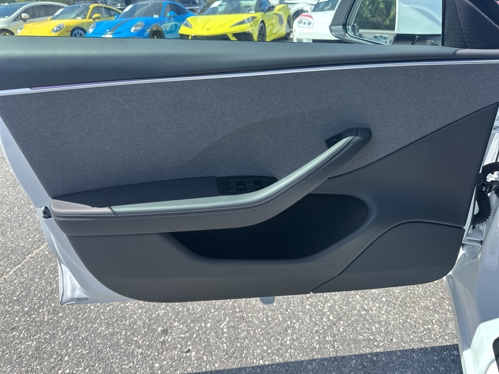 2025 Tesla Model 3 Long Range photo 22