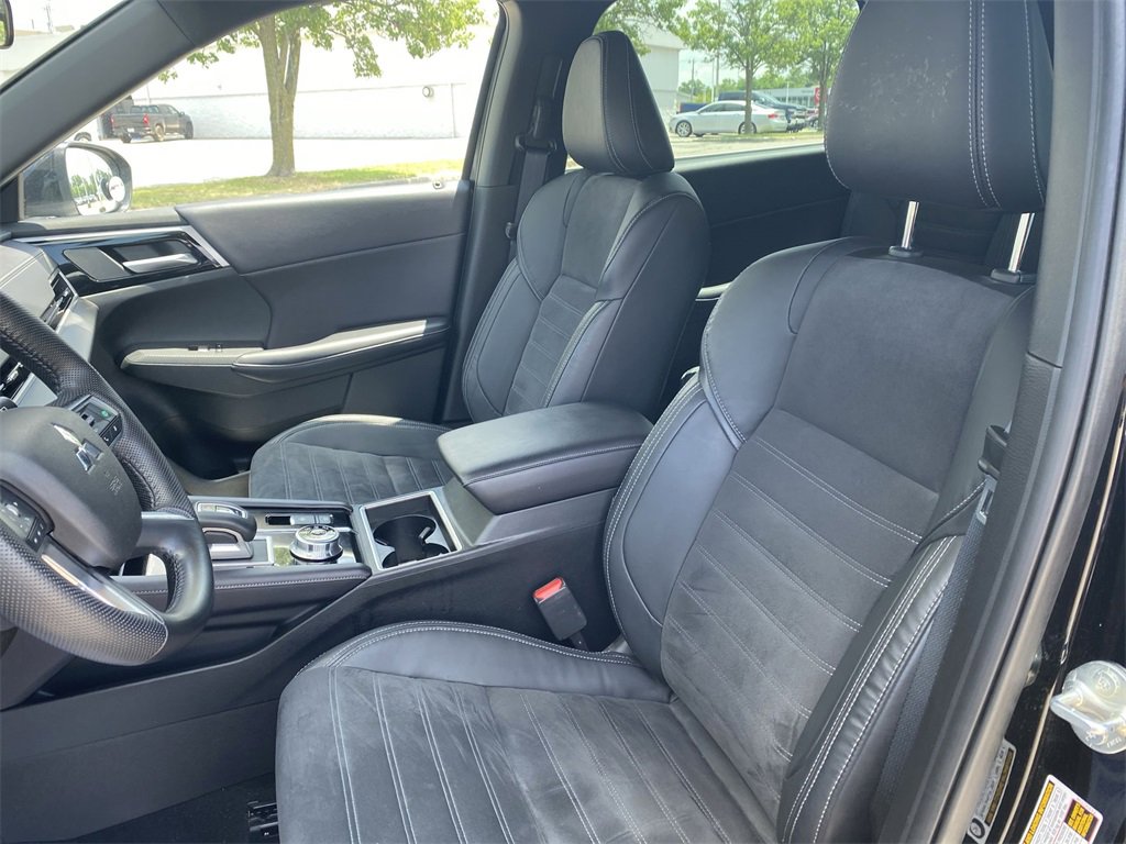 2023 Mitsubishi Outlander SE Black Edition photo 17