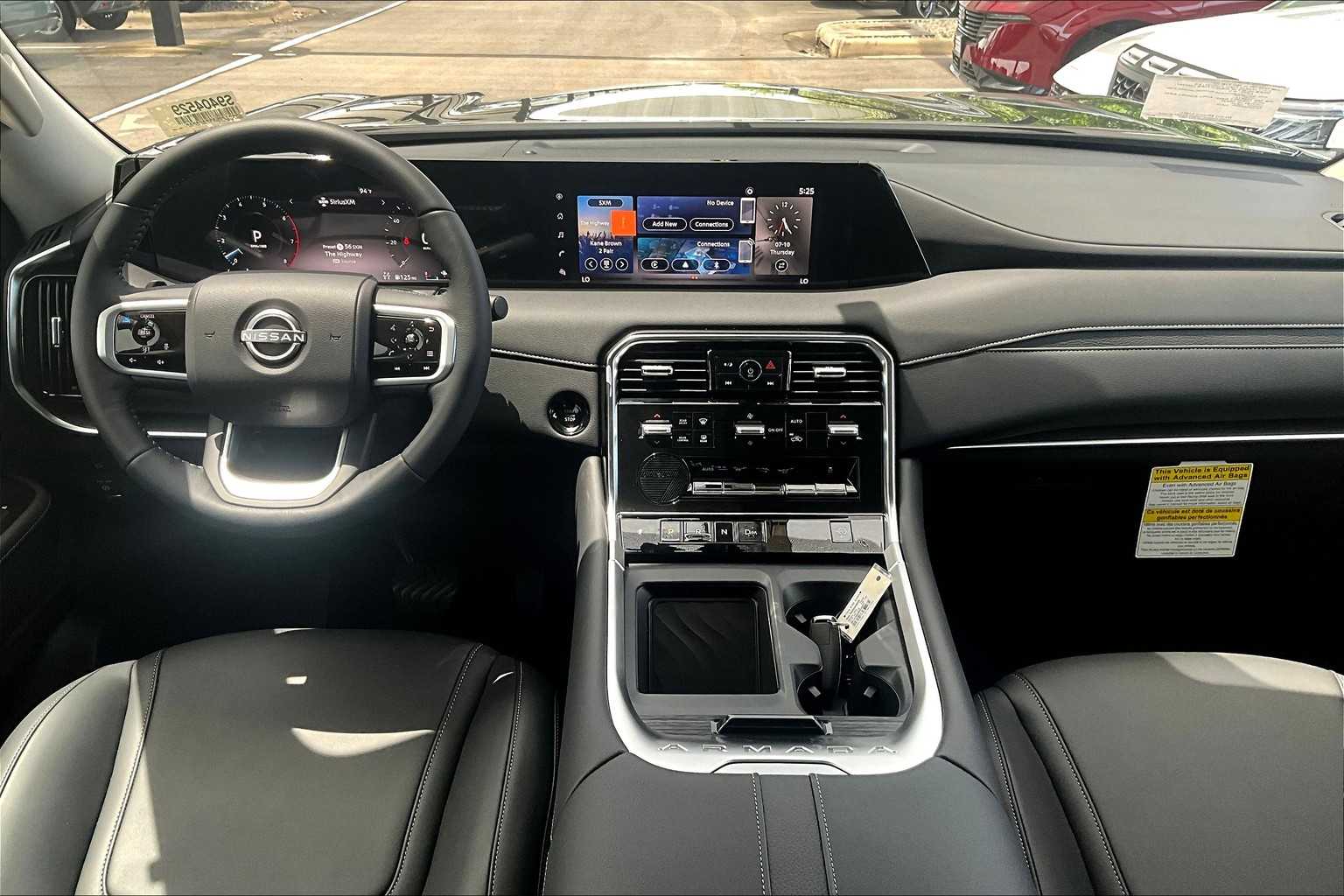 2025 Nissan Armada SV photo 5