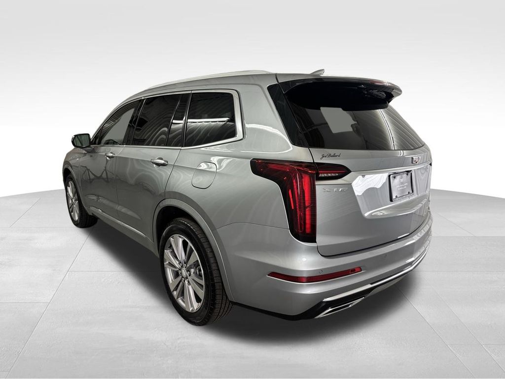 2025 Cadillac XT6 Premium Luxury photo 4