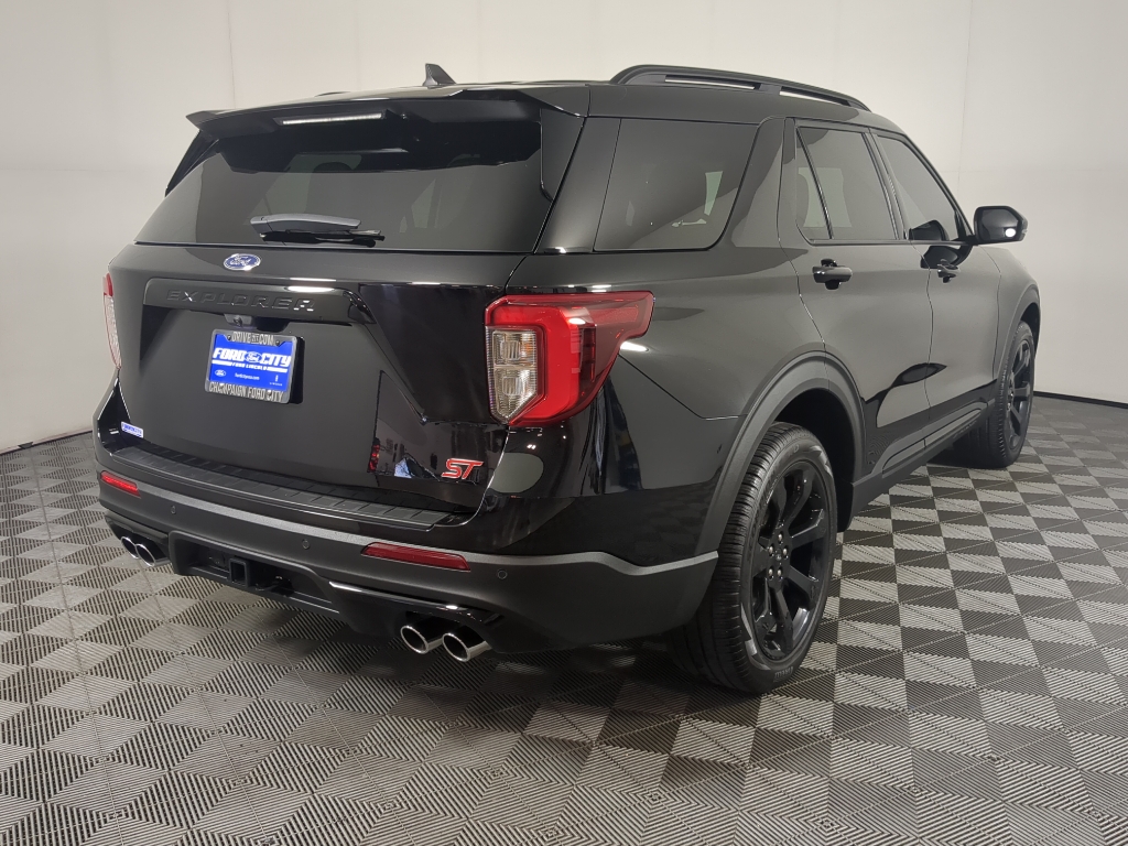 2023 Ford Explorer ST photo 9