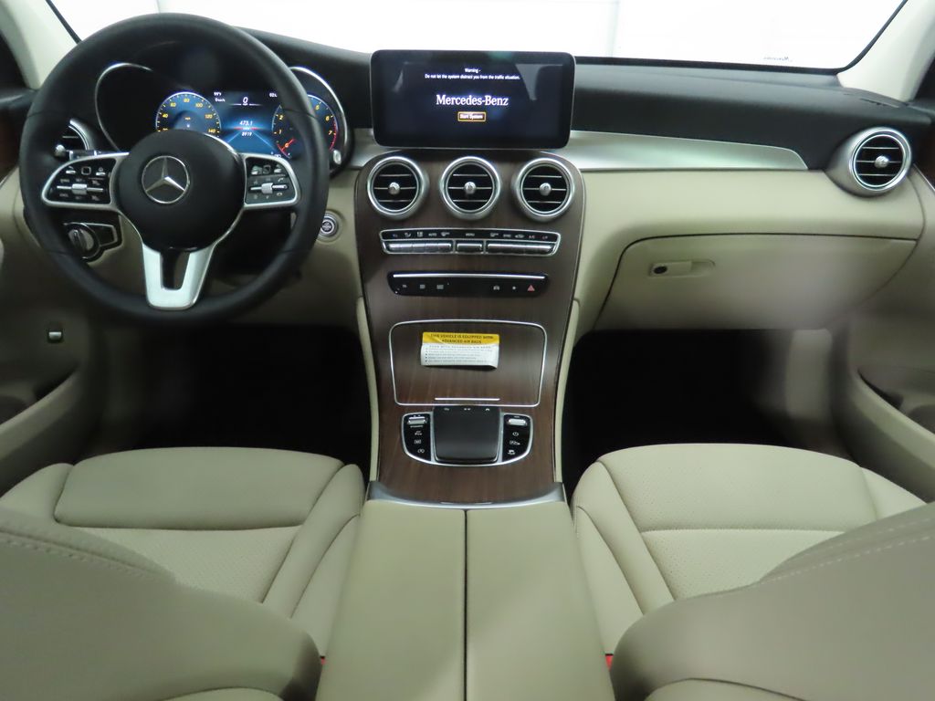 2022 Mercedes Benz GLC 300 photo 13