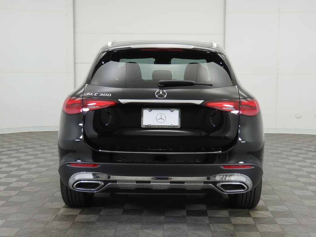 2025 Mercedes Benz GLC 300 photo 5
