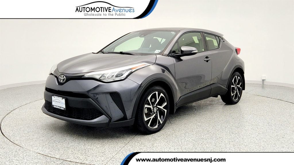 2021 Toyota C-HR XLE's photo