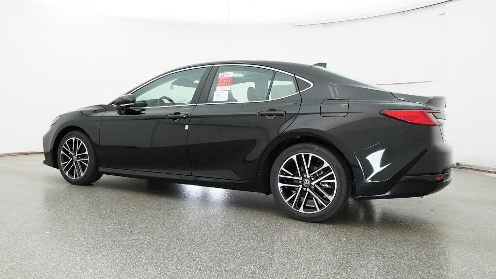 2025 Toyota Camry XLE photo 10