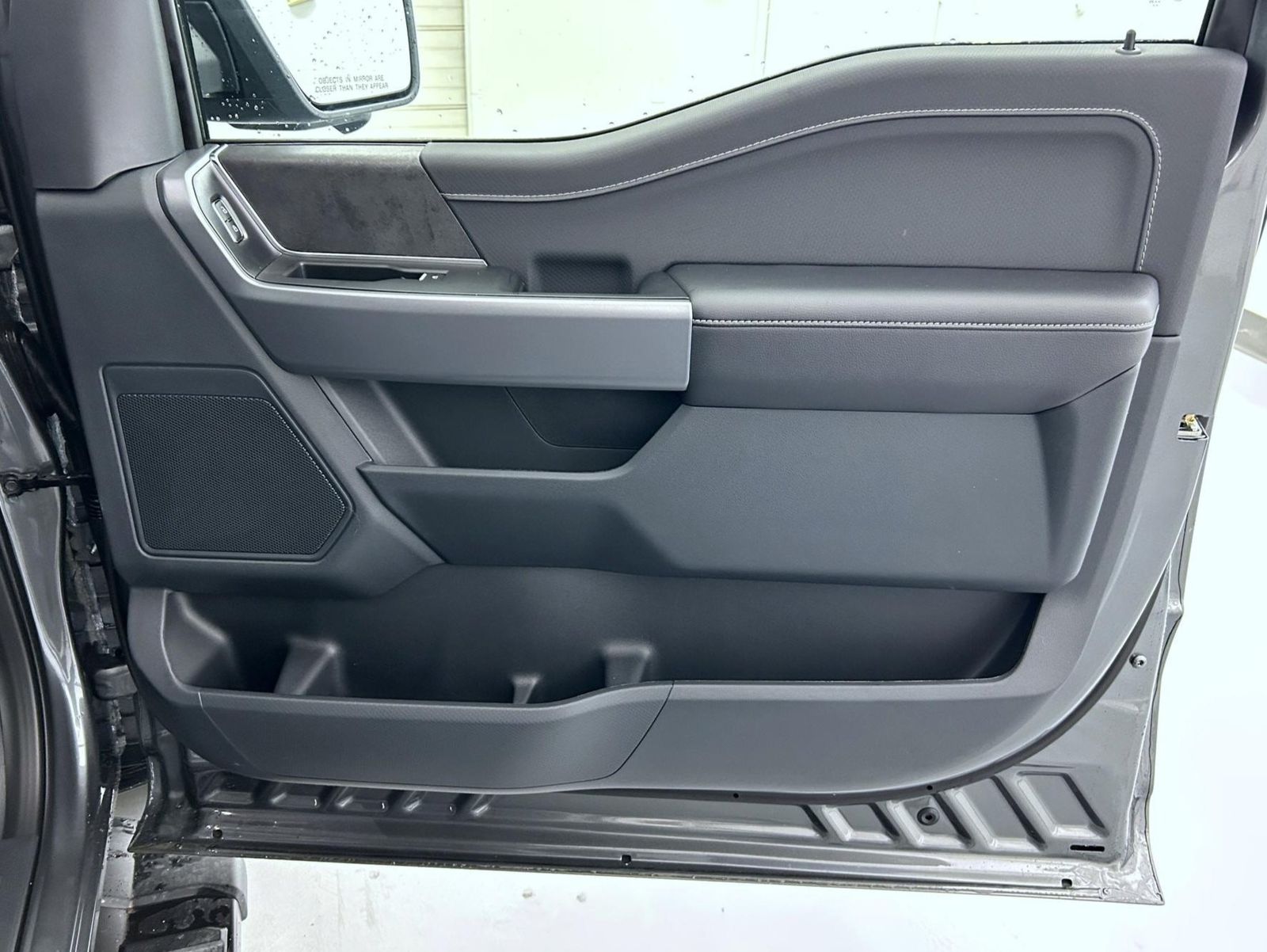 2025 Ford F-150 XLT photo 16
