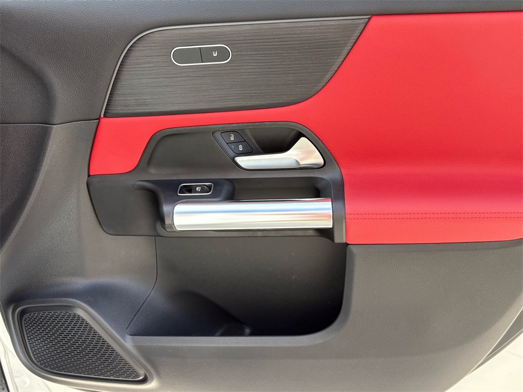 2022 Mercedes Benz GLA 250 photo 5