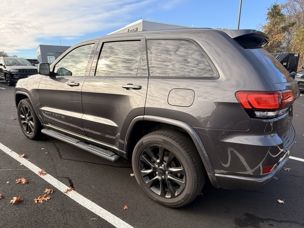 2019 Jeep Grand Cherokee Altitude photo 3