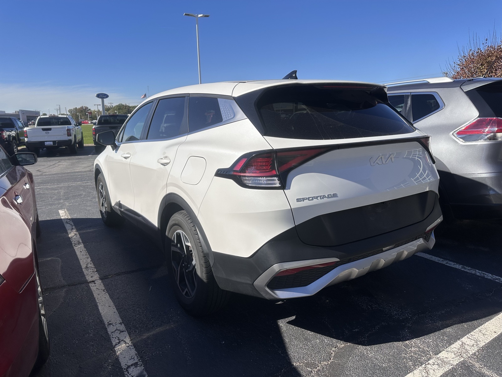 2023 Kia Sportage LX photo 2