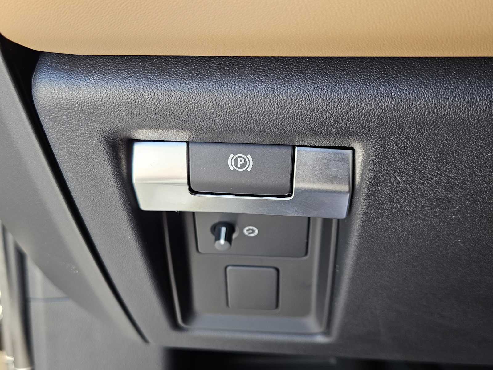 New 2025 GONDWANA STONE Land Rover X-Dynamic SE image 21