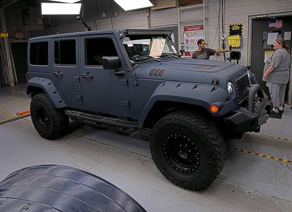 2017 Jeep Wrangler Unlimited Sport S's photo