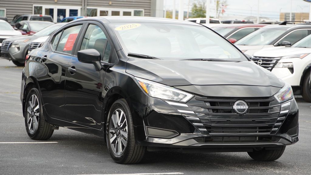 2025 Nissan Versa 1.6 S photo 2