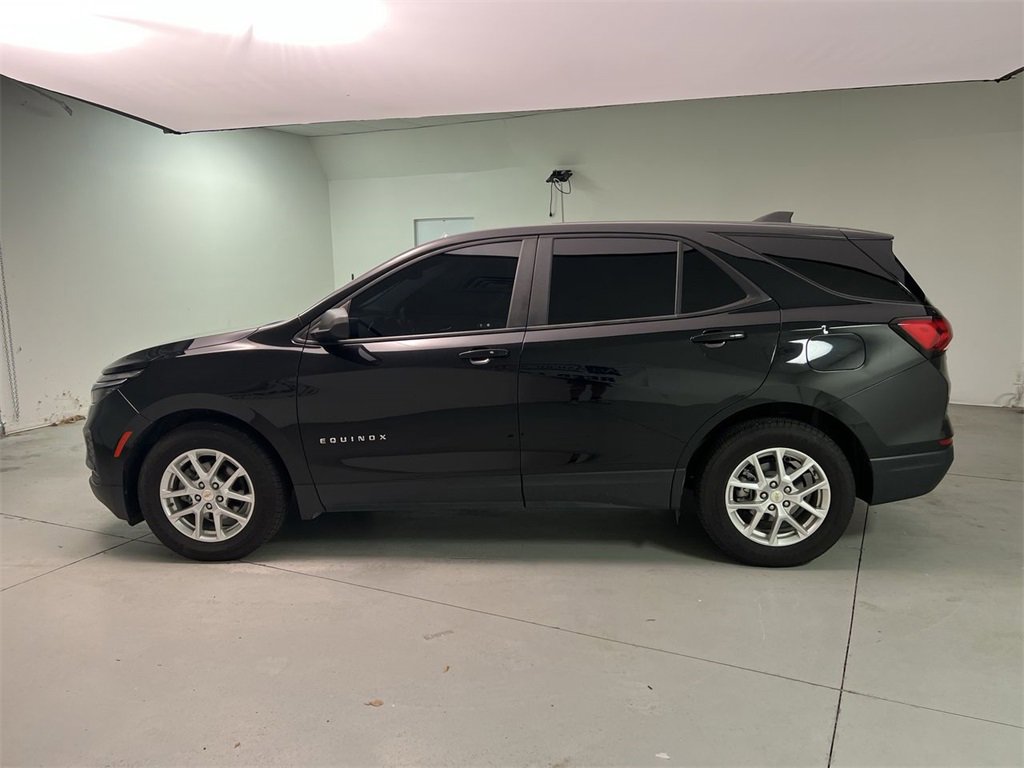 2022 Chevrolet Equinox LS photo 4