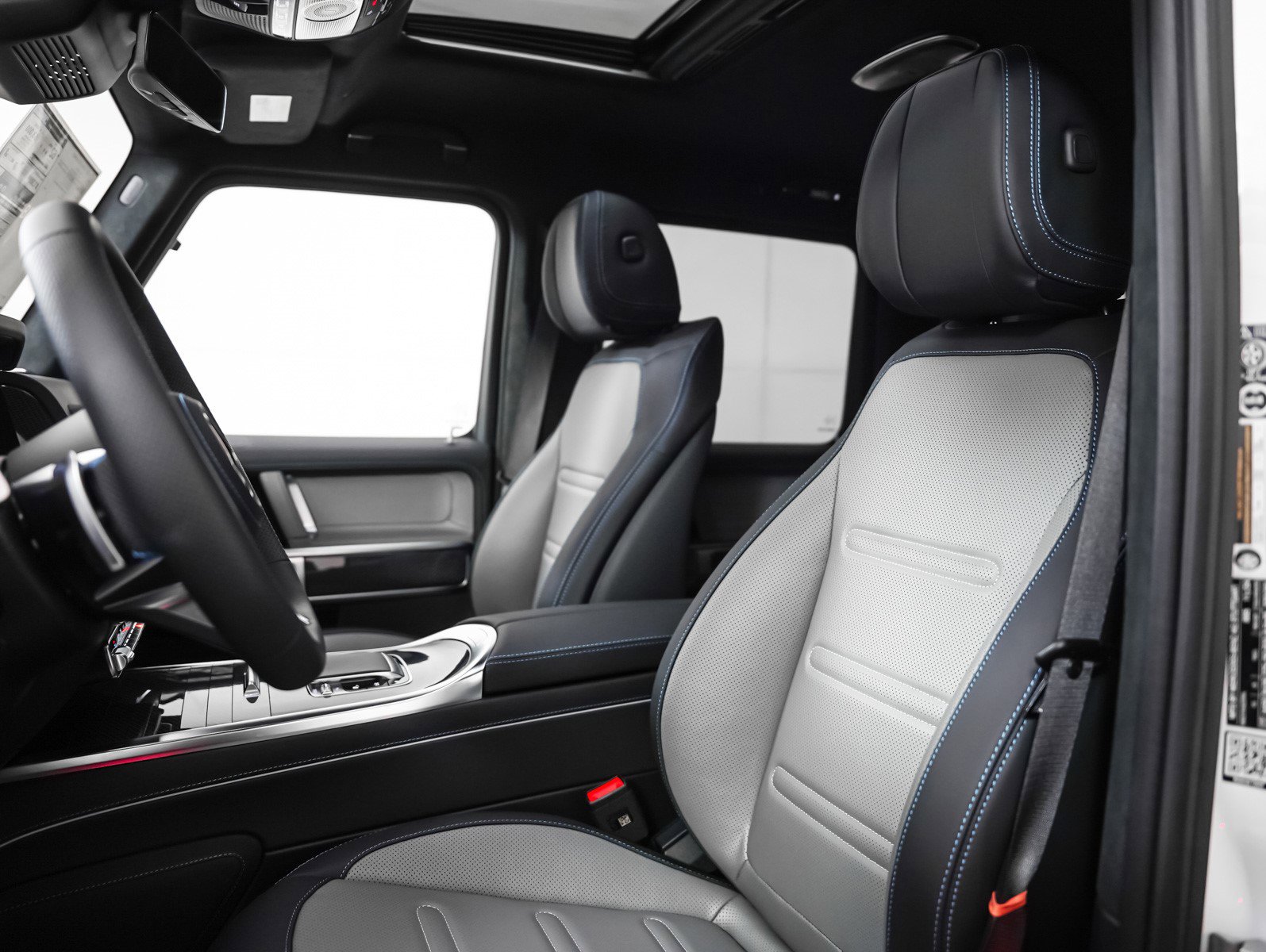 2025 Mercedes Benz G photo 5