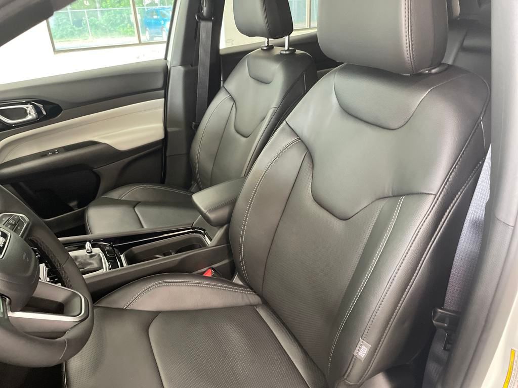 2025 Jeep Compass Limited photo 10