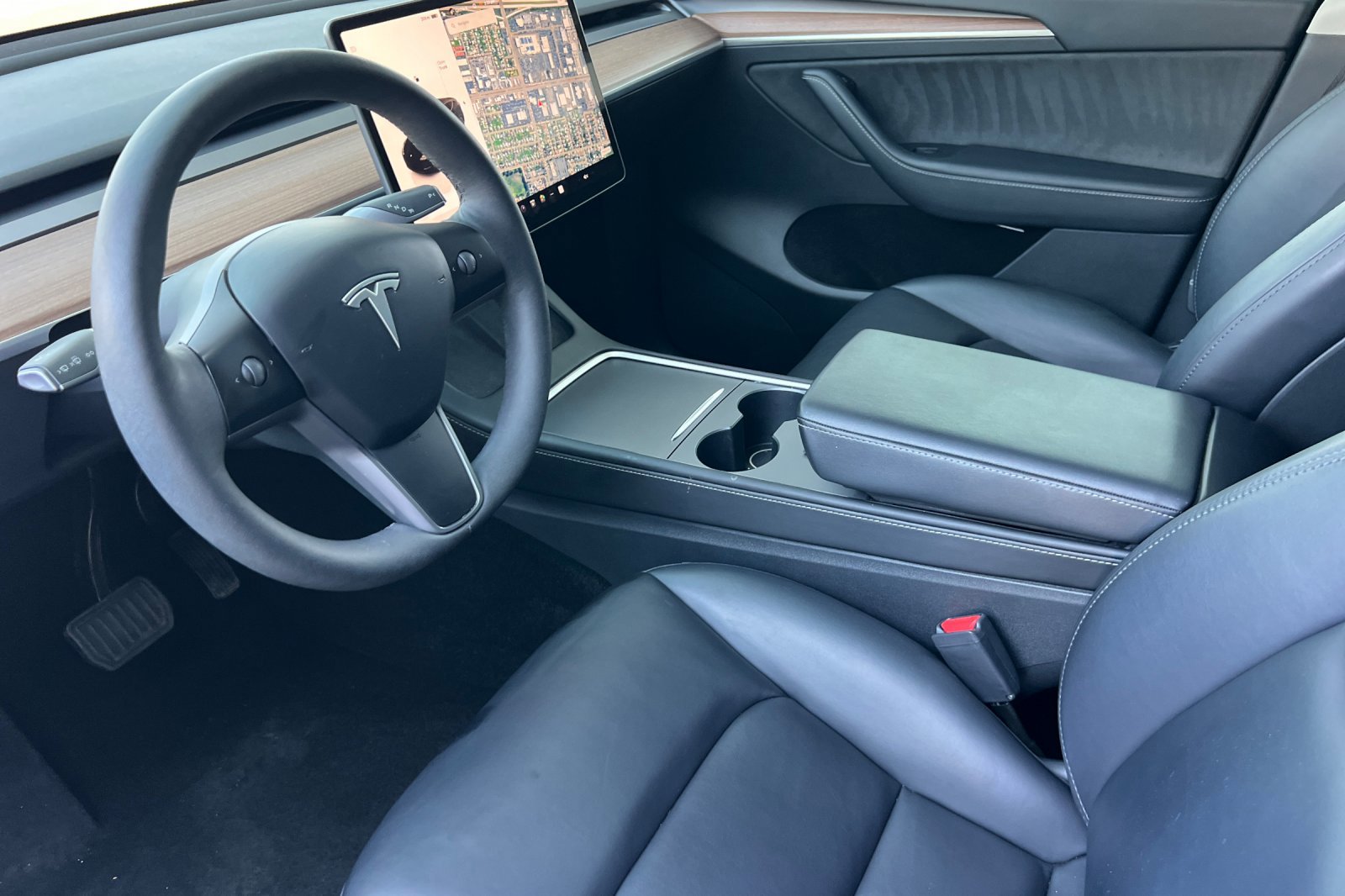 2024 Tesla Model Y photo 9