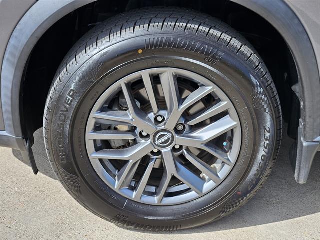 2023 Nissan Rogue S photo 6
