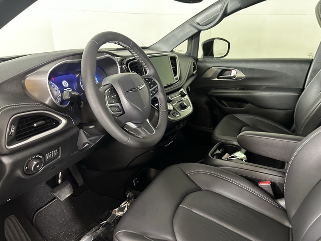 2026 Chrysler Pacifica photo 20
