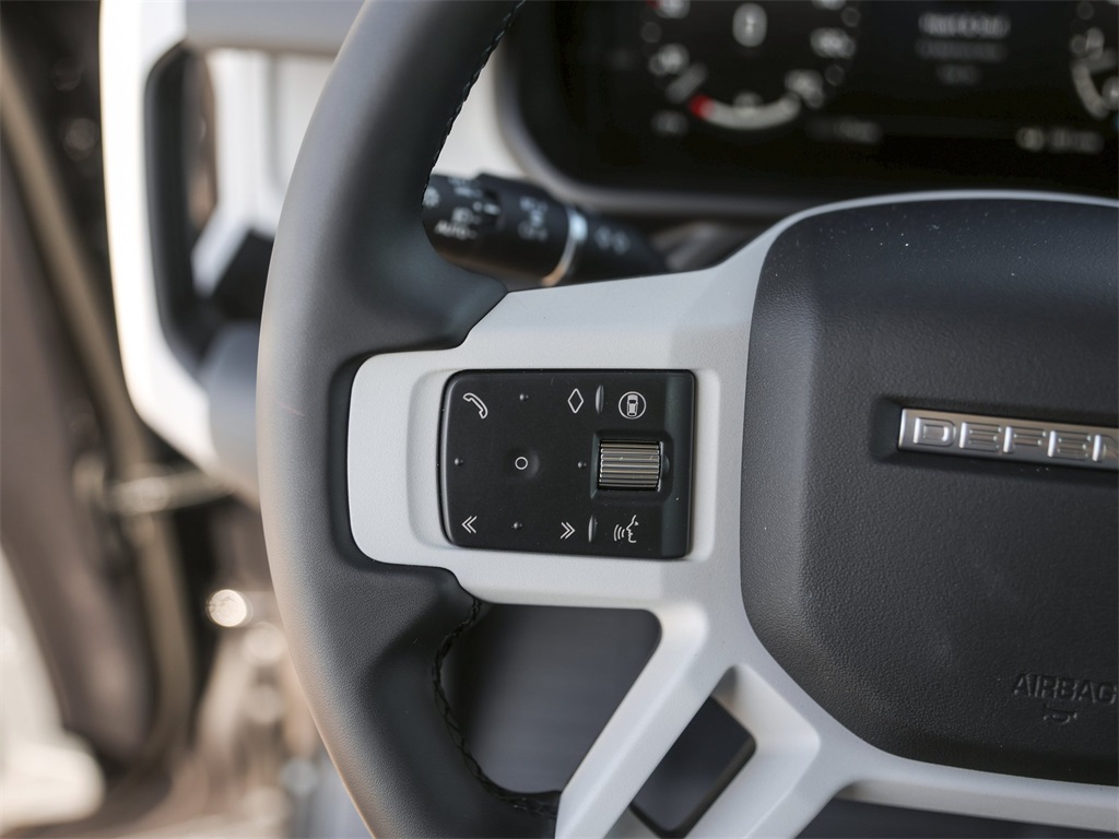 2026 Land Rover Defender 110 S photo 19