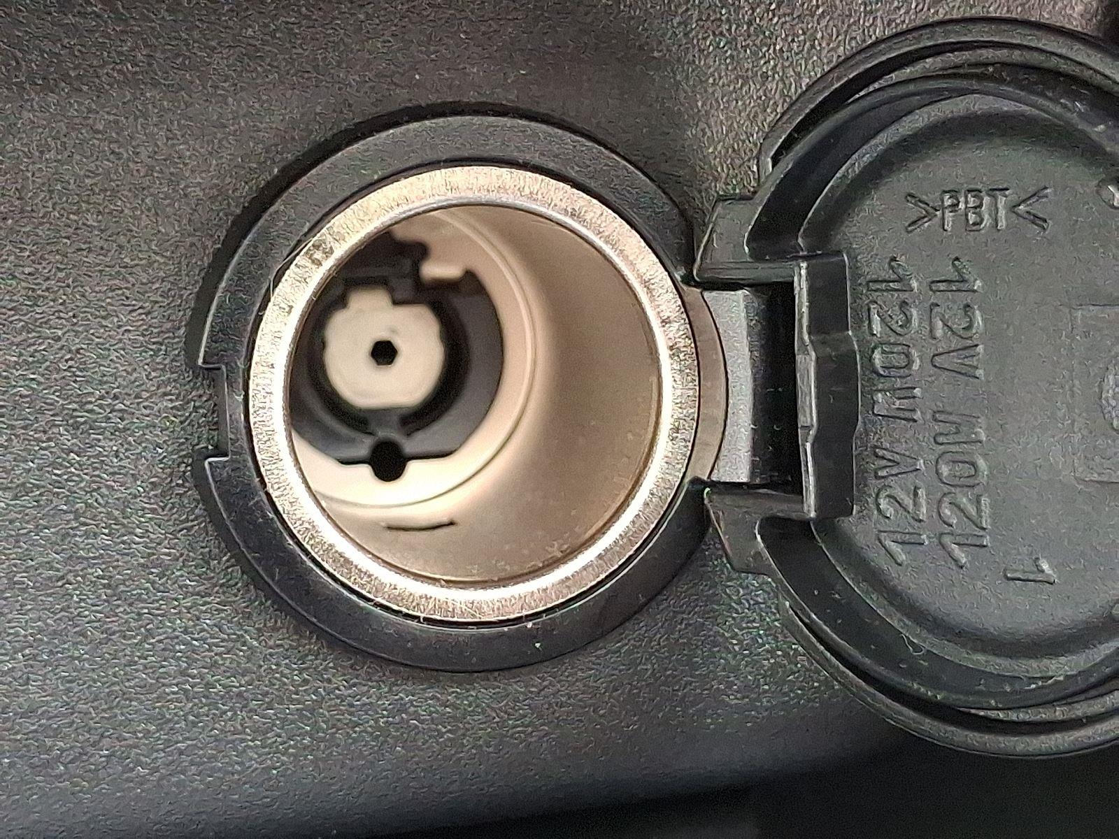 2022 Nissan Rogue SV photo 24