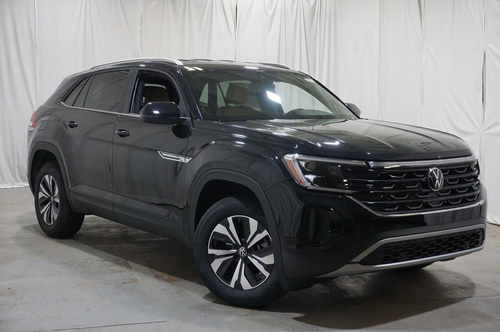 2025 Volkswagen Atlas Cross Sport SE photo 3