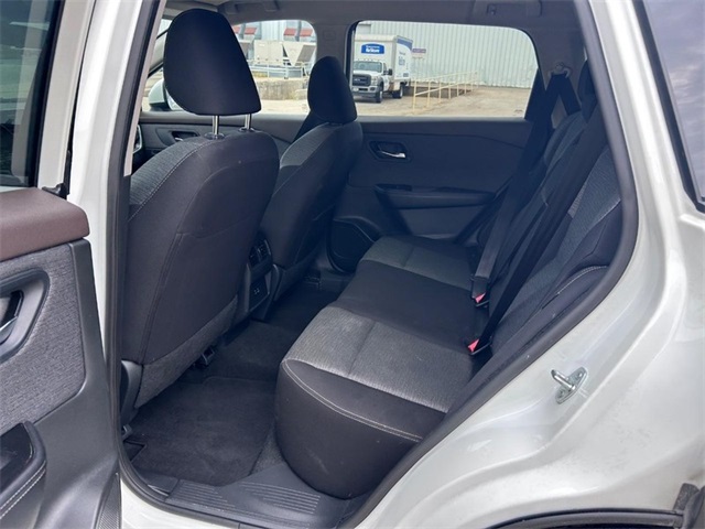 2023 Nissan Rogue SV photo 4