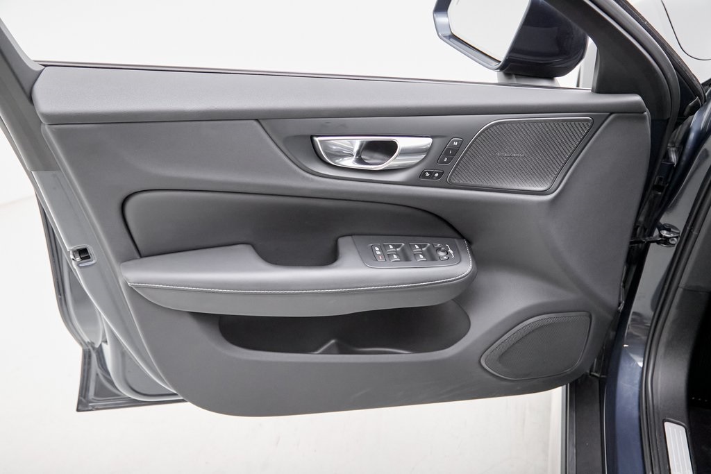 2024 VOLVO V60CC - Image 10