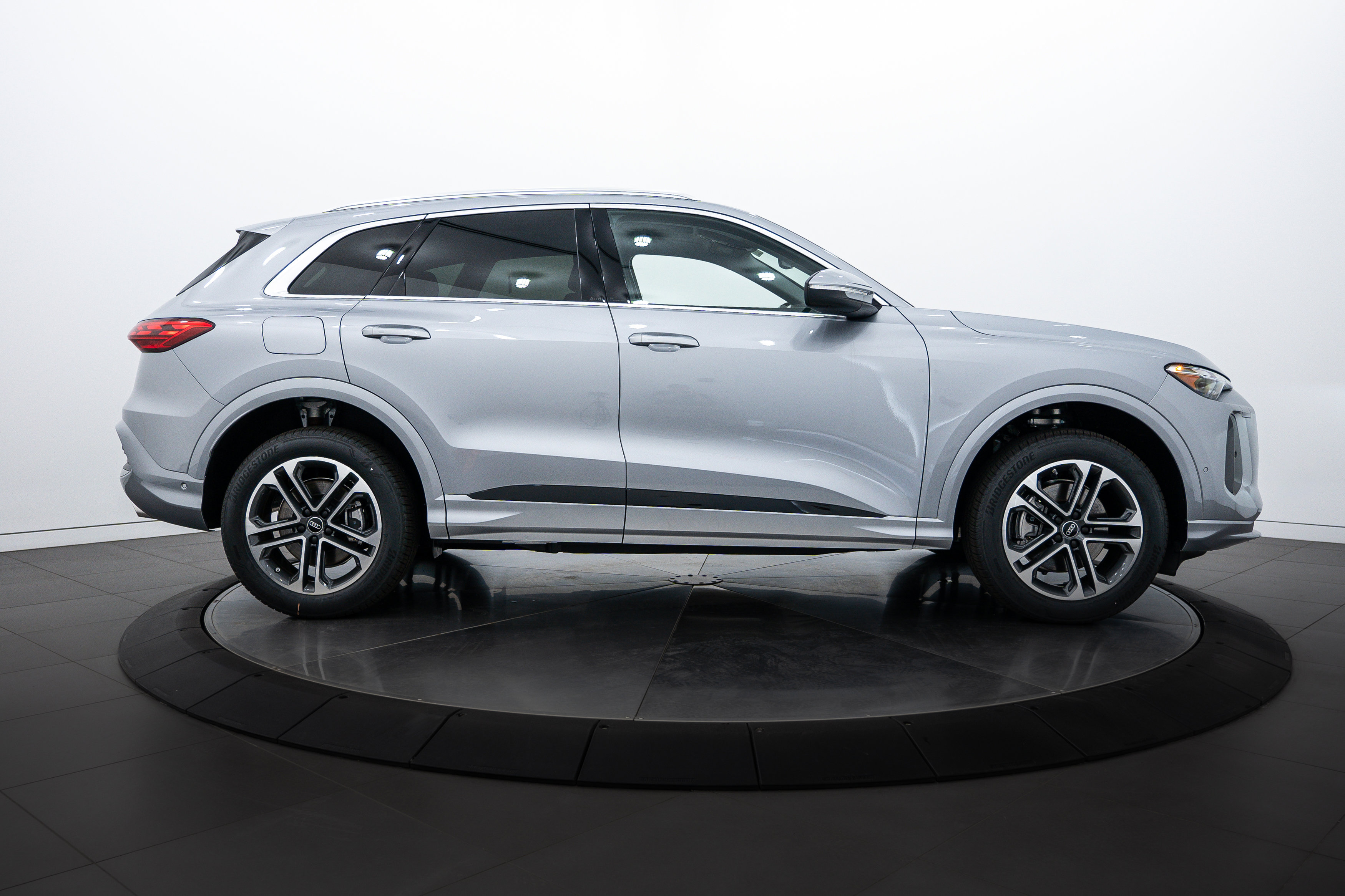 2025 Audi Q5 Premium photo 3