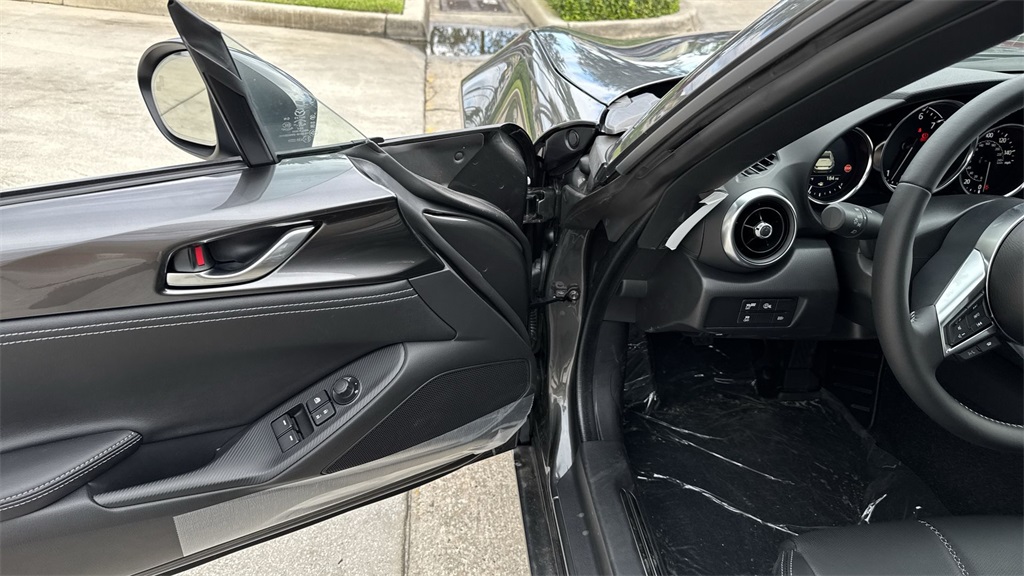 2025 Mazda MX-5 Miata Miata RF Grand Touring photo 17