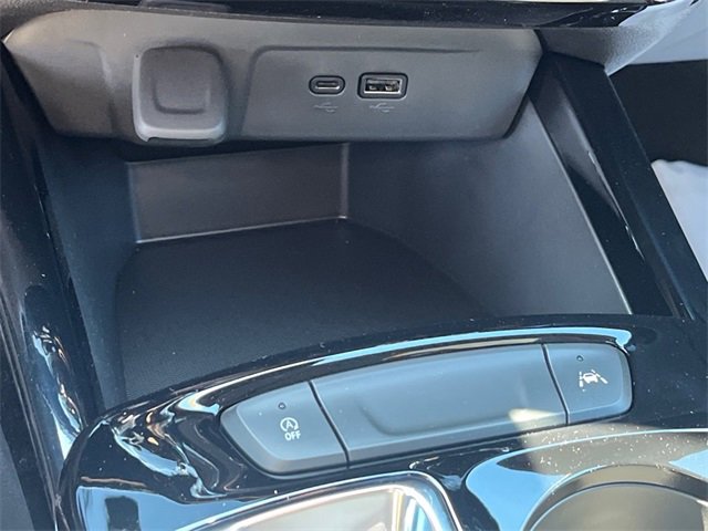2025 Chevrolet Trax photo 13