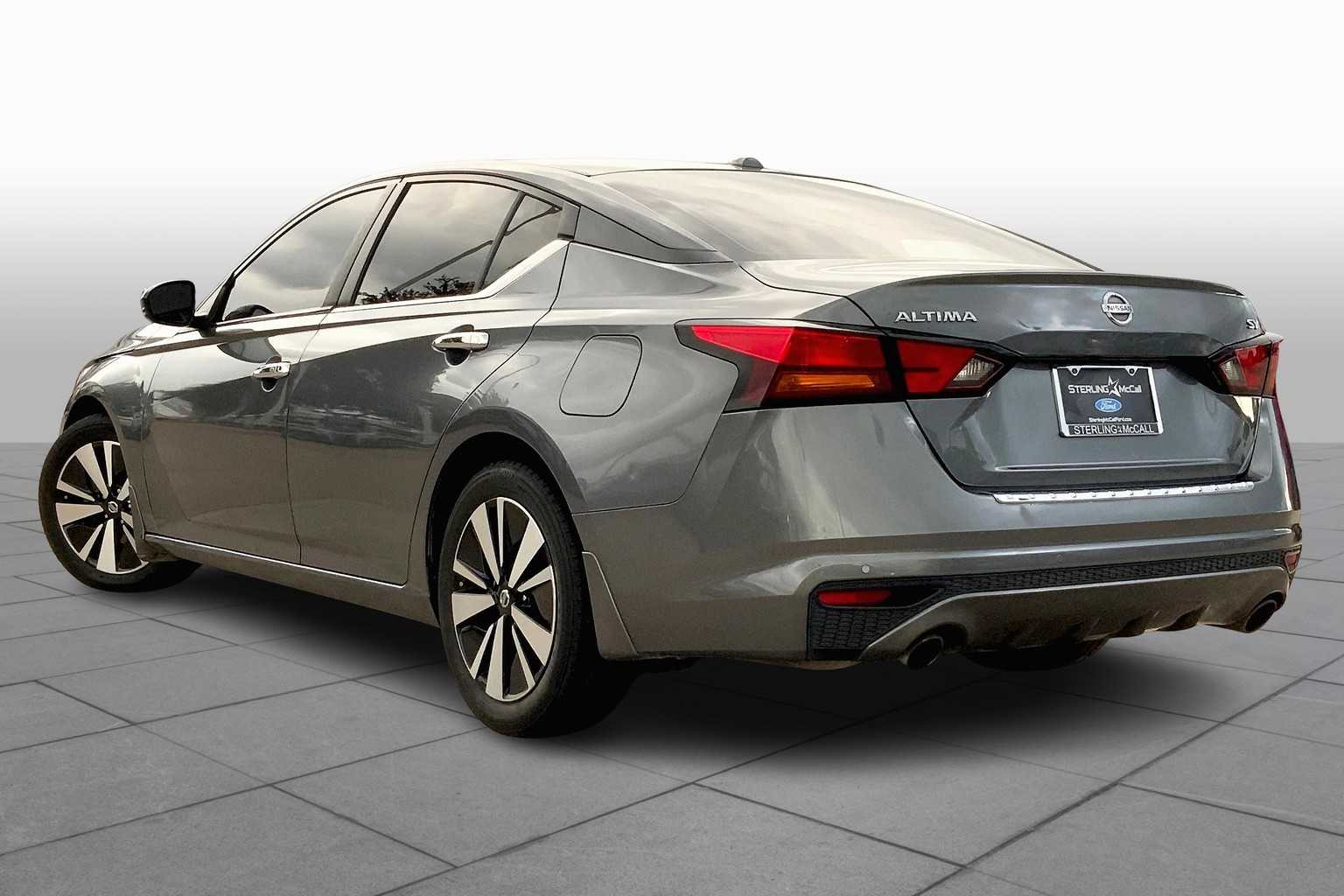 2021 Nissan Altima 2.5 SV photo 10