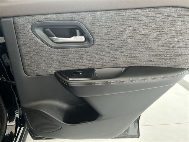 2021 Nissan Rogue SV photo 31