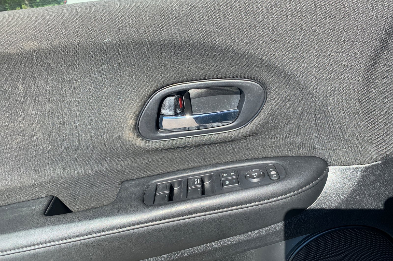 2020 Honda HR-V LX photo 11
