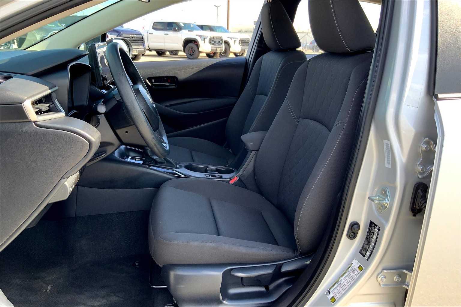 2024 Toyota Corolla LE photo 7