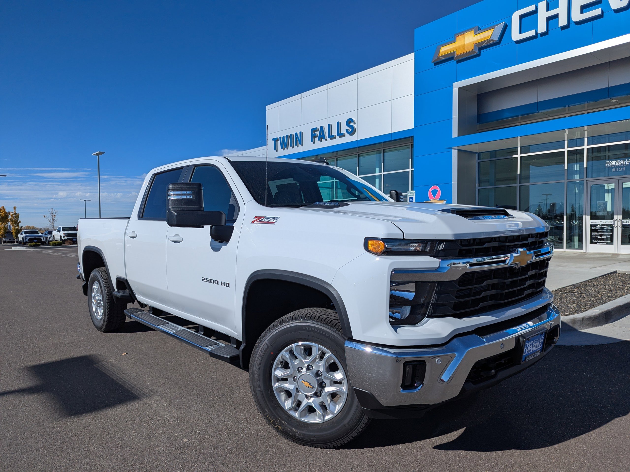 2025 Chevrolet Silverado High Country photo 4
