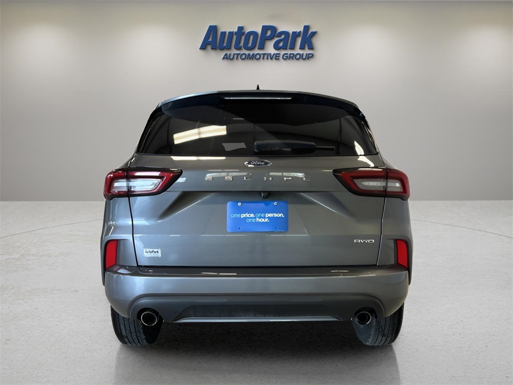 2024 Ford Escape ST-Line photo 3